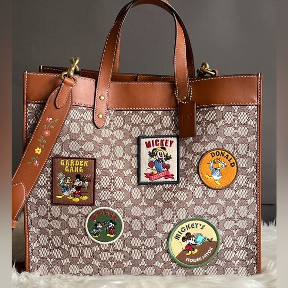 💰SOLD - CG974 - Disney X Coach Field Tote 40 in Signature Textile Jacquard - Picture 2 of 16